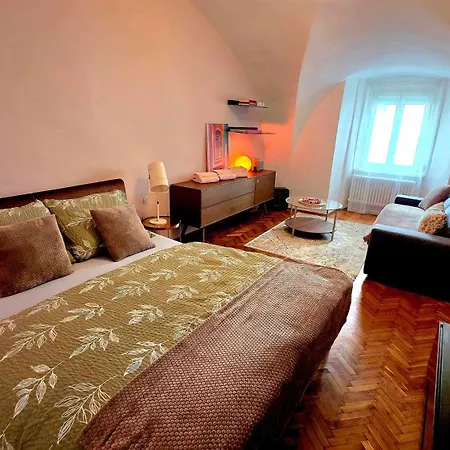 Golden Spur - Old Town Appartement *