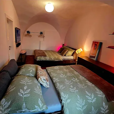 Golden Spur - Old Town Apartment *